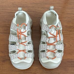 Keen women, sandals in Light Gray with Orange Accents